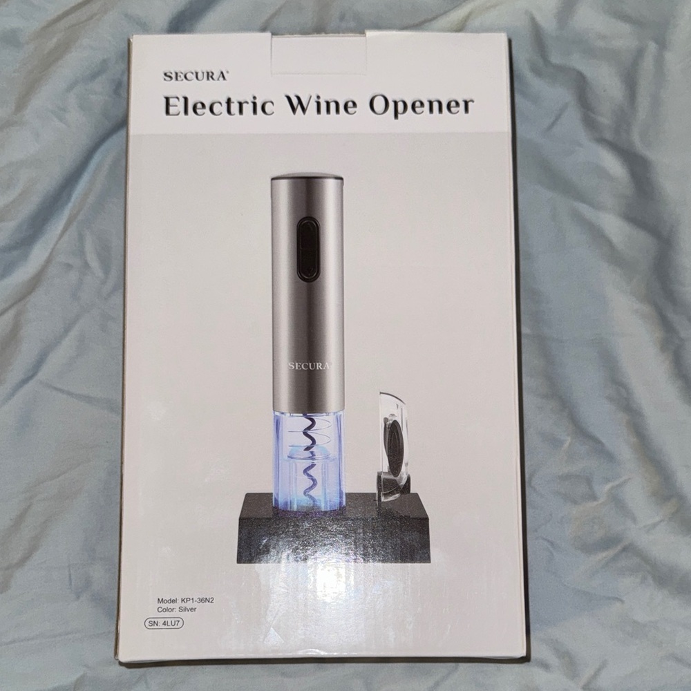 Secure Electric Wine Opener Silver Rechargeable NEW in Box Automatic Corkscrew